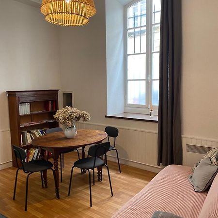 Grand Studio Style Bordelais Dans Le Triangle D'Or Bordeaux Exterior photo