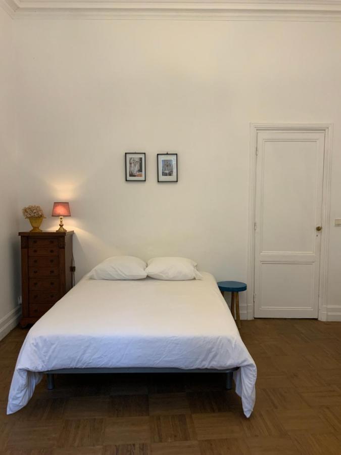 Grand Studio Style Bordelais Dans Le Triangle D'Or Bordeaux Exterior photo