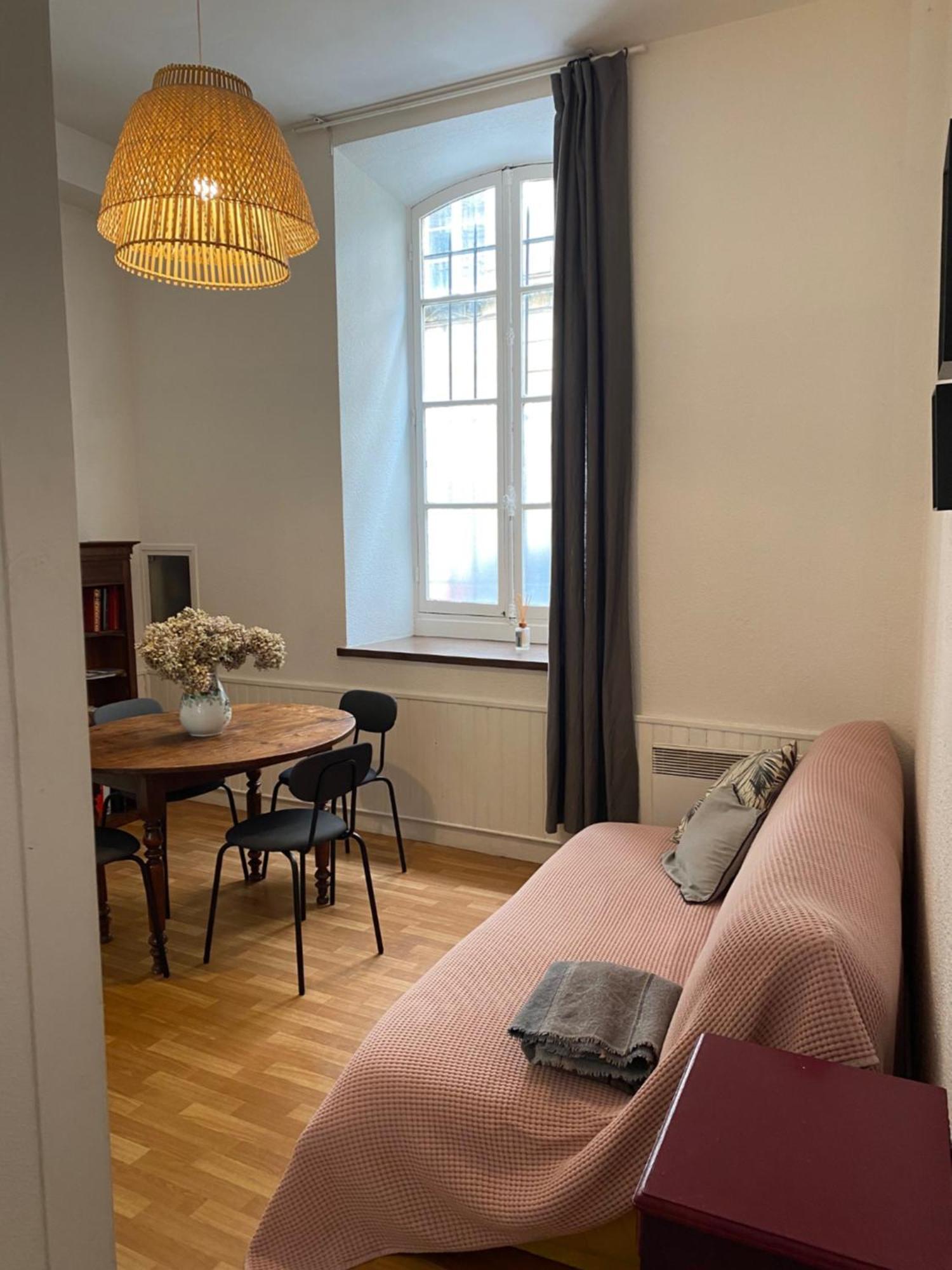 Grand Studio Style Bordelais Dans Le Triangle D'Or Bordeaux Exterior photo